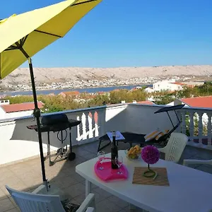 https://apartments-dario-pag.hotelinzadar.com