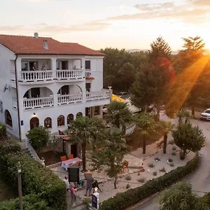 Affittacamere Restaurant & Nino, Porat (Krk)